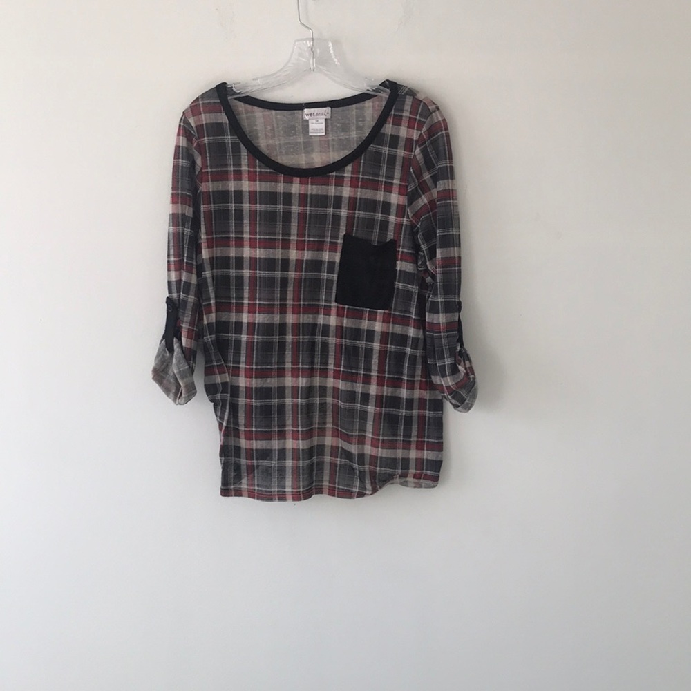 Wet seal plaid quarter sleeve shirt